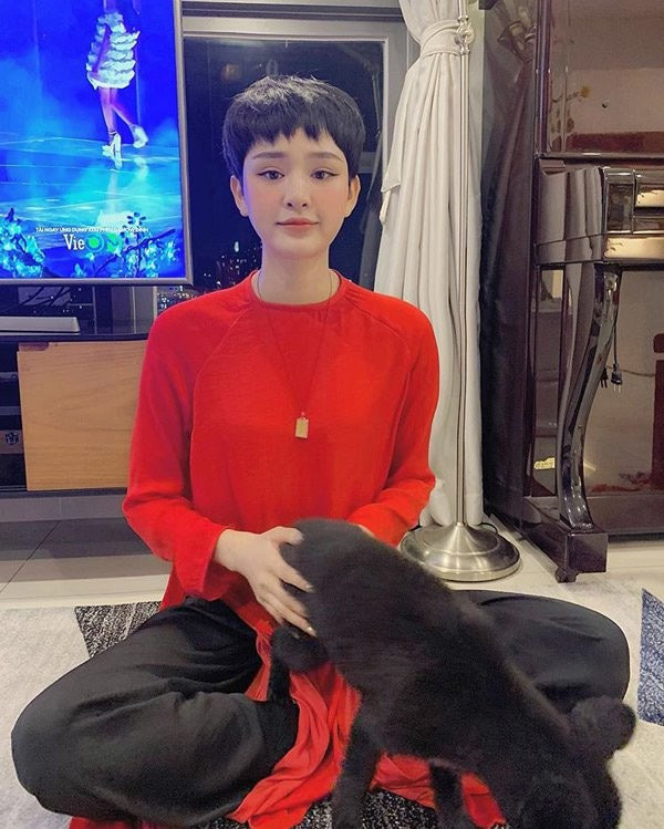 Hiền Hồ rất chăm diện đồ lam đi chùa nhưng lại bị chê trách ở một điểm Ảnh 13