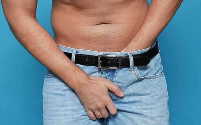 Bị bạn gái chê 'cậu nhỏ' ngắn, anh chàng tự làm tăng kích cỡ rồi để rồi phải cầu cứu bác sĩ Ảnh 2