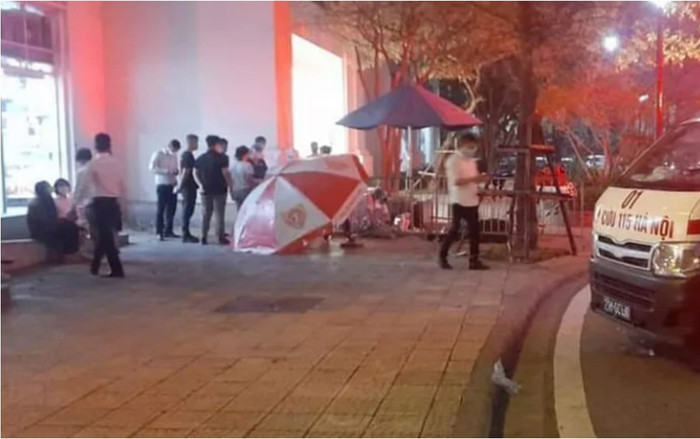 Bé gái 15 tuổi rơi từ tầng cao chung cư Time City xuống đất: Hé lộ nguyên nhân ban đầu Ảnh 2