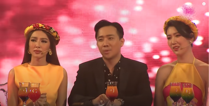 Trước màn 'hóng biến' lồ lộ, Thùy Tiên từng có loạt biểu cảm há hốc khi xem Hiền Hồ hát Ảnh 7