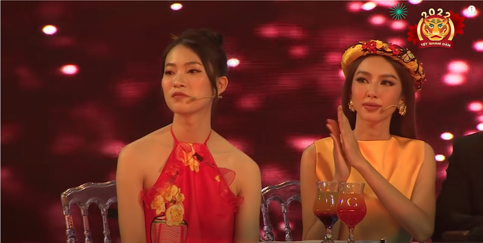 Trước màn 'hóng biến' lồ lộ, Thùy Tiên từng có loạt biểu cảm há hốc khi xem Hiền Hồ hát Ảnh 5