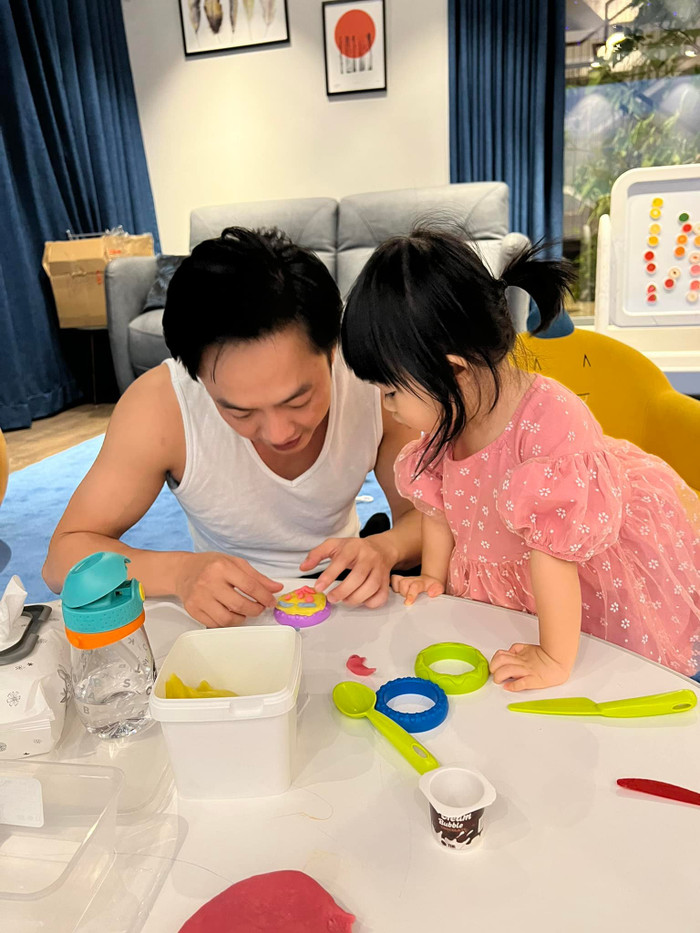 Hậu vướng drama Hiền Hồ, Cường Đô La bình thản vui vẻ cạnh 'một cô gái' Ảnh 5