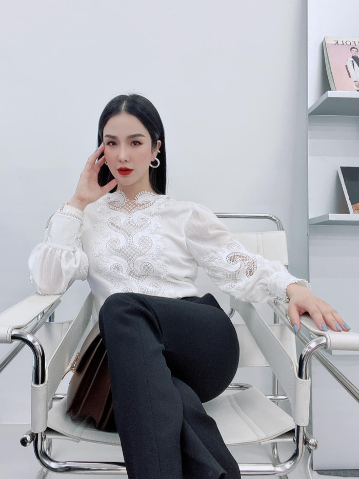 Cô nàng vẫn cho thấy sự mạnh mẽ của bạn thân khi một mình nuôi con