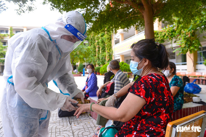 F0 điều trị tại bệnh viện dã chiến Phú Nhuận số 01, quận Phú Nhuận, TP.HCM - Ảnh: QUANG ĐỊNH