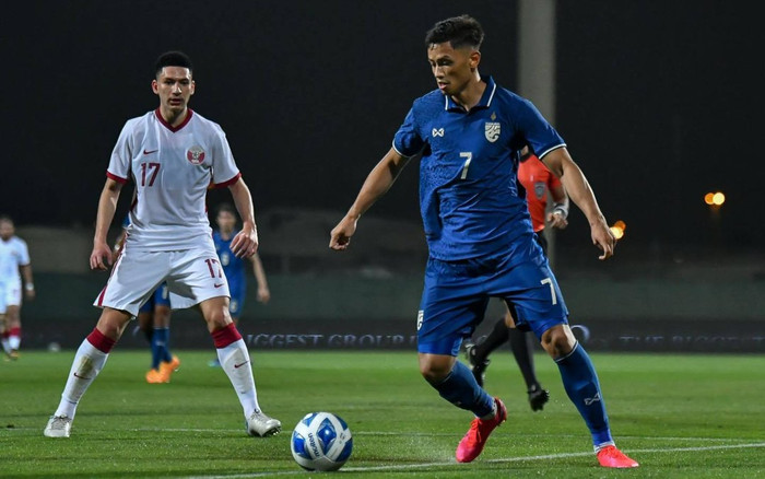 HLV Thái Lan xin lỗi CĐV nhà vì phải thức đêm theo dõi trận thua ở Dubai Cup Ảnh 2