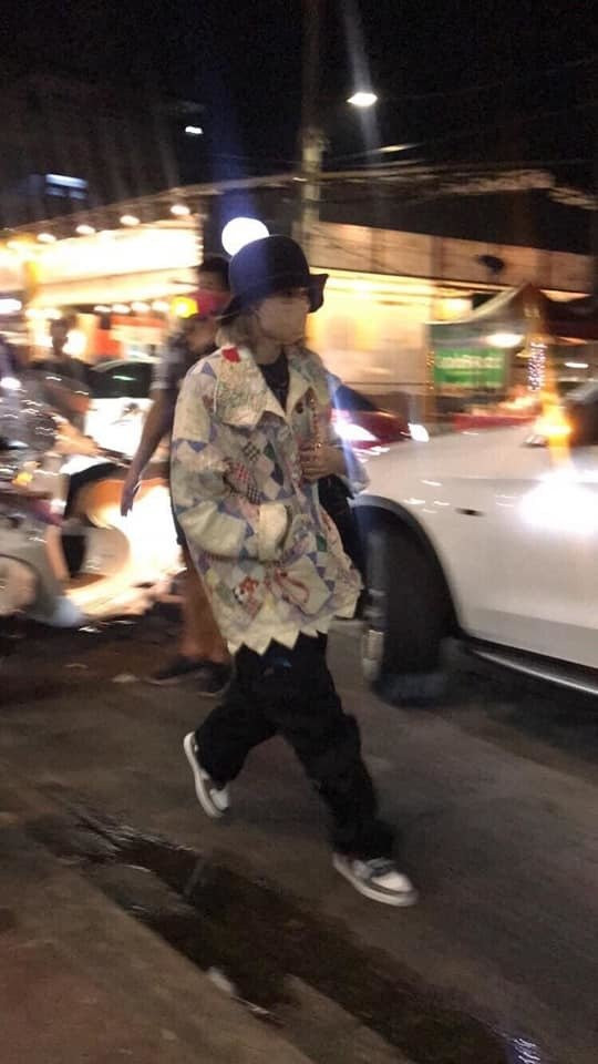 Đây là cách mà fan Thái Lan chào đón Lisa (BlackPink) quay trở về quê nhà Ảnh 9