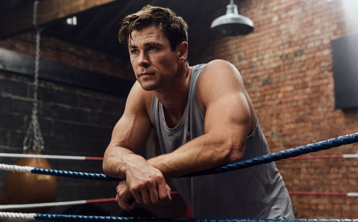 Nam thần Chris Hemsworth nhịn uống nước mỗi khi có cảnh 'thoát y' khoe cơ bắp Ảnh 2