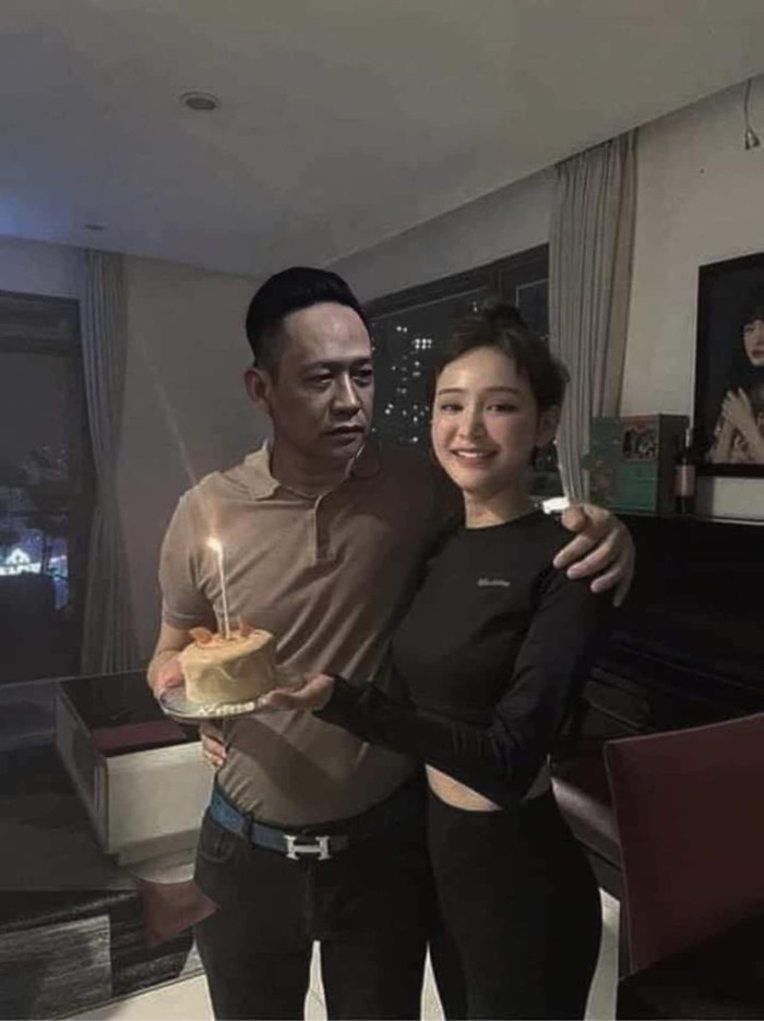 Những tấm ảnh ghép khiến ca sĩ Duy Mạnh oan không nói nên lời với bà xã