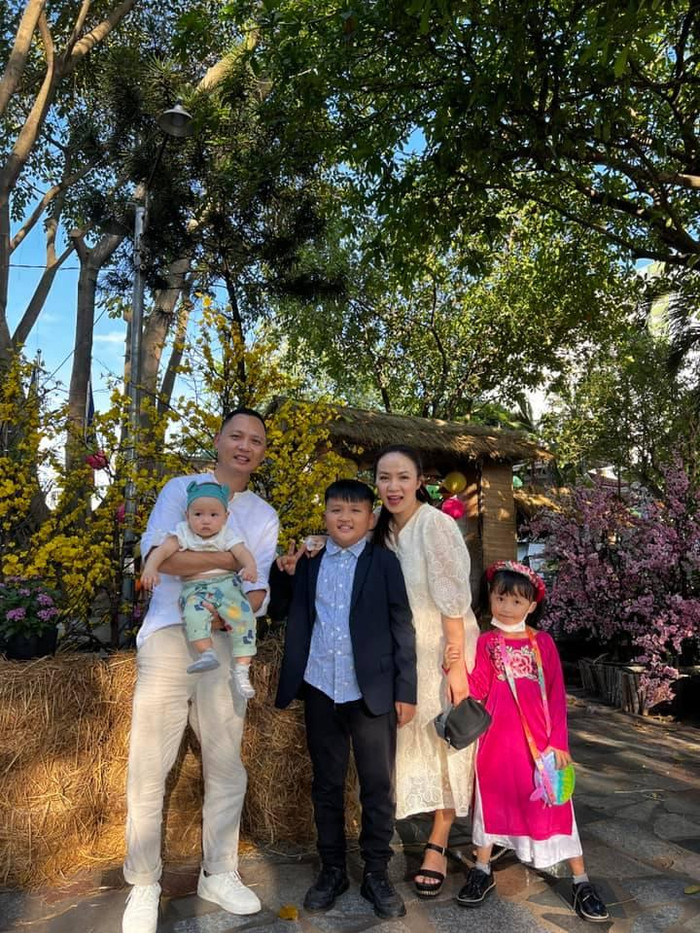 Nhạc sĩ Nguyễn Hải Phong và gia đình hạnh 