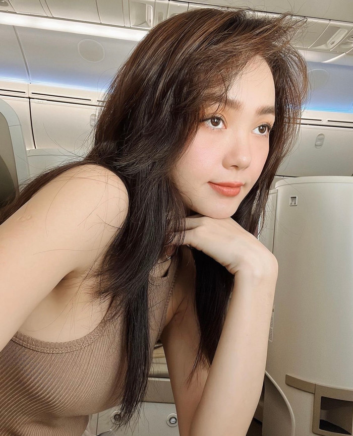 Xác nhận 'làm vợ người ta' vào tháng 6 tới, nhan sắc Minh Hằng chỉ có tăng chứ không giảm. Làn da bóng mịn cùng đường nét thanh tú khiến người đẹp ôm trọn cảm tình từ khán giả.