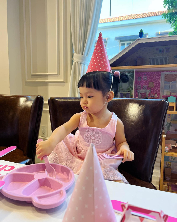 Sau vụ 'tai bay vạ gió' trong drama 'anh em nương tựa', Cường Đô La trở lại hình tượng ông bố quốc dân Ảnh 5