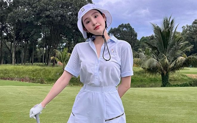 Xôn xao sân khấu 'Gặp nhưng không ở lại', còn mang hẳn màn đánh golf để 'khịa' Hiền Hồ? Ảnh 2