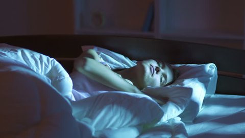 Đang ngủ cạnh chồng bỗng choàng tỉnh vì bị 'mò mẫm' cơ thể, cô vợ kinh hoàng phát hiện sự thật Ảnh 3