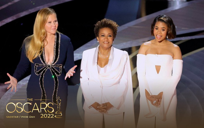 Oscar 2022 chưa gì đã tranh cãi: 3 nữ MC tự hạ thấp bản thân 'rẻ tiền', biến sân khấu thành nơi đóng hài? Ảnh 2