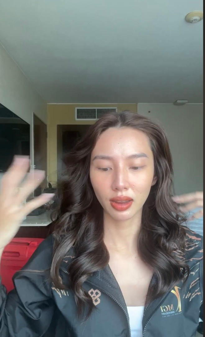 Thuỳ Tiên hi vọng fan bớt khen mình 'nuốt mic' vì điều đó tạo áp lực cho cô nàng.