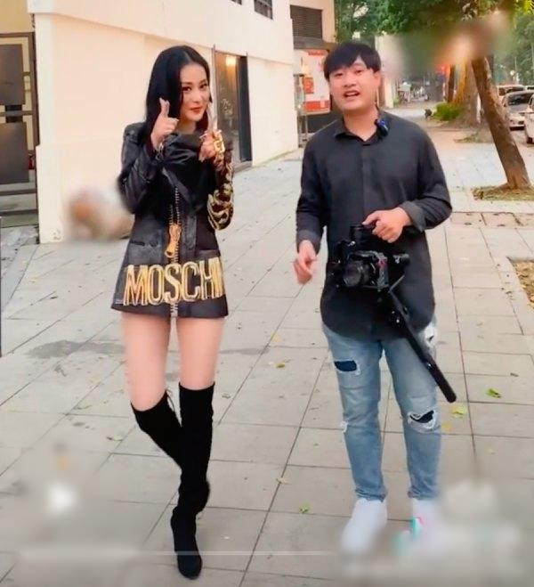 Phải công nhận, Phương Oanh ngày nay đã 'lột xác', quá khứ 'Nam nọng' giờ rời xa mất rồi. 