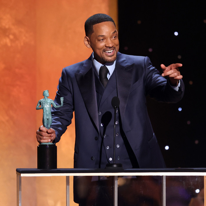 Sau tất cả, Will Smith đã lên tiếng xin lỗi vì lý giải cho hành động của anh tại Oscar.