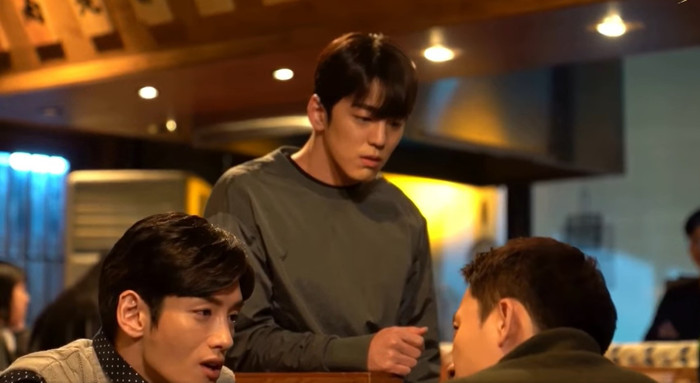 Hẹn Hò Chốn Công Sở: Hé lộ đoạn phim bị cắt chưa lên sóng, thư kí Cha trở thành 'nát rượu' vì thất tình? Ảnh 3