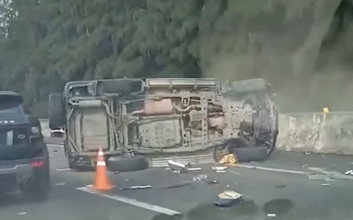 Hiện trường vụ xe chở Phó chủ tịch TP.HCM gặp nạn trên cao tốc Trung Lương Ảnh 2