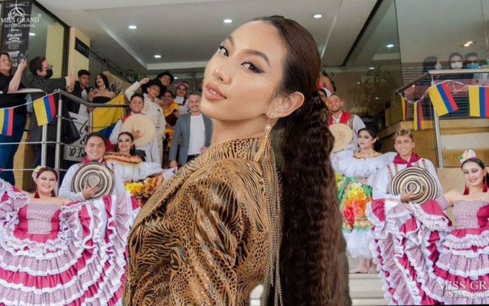 Thùy Tiên được người dân Colombia vây quanh, hết mình với điệu nhảy truyền thống cực đáng yêu Ảnh 2