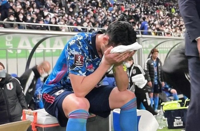 Đội trưởng Nhật Bản khóc vì hoà Việt Nam.