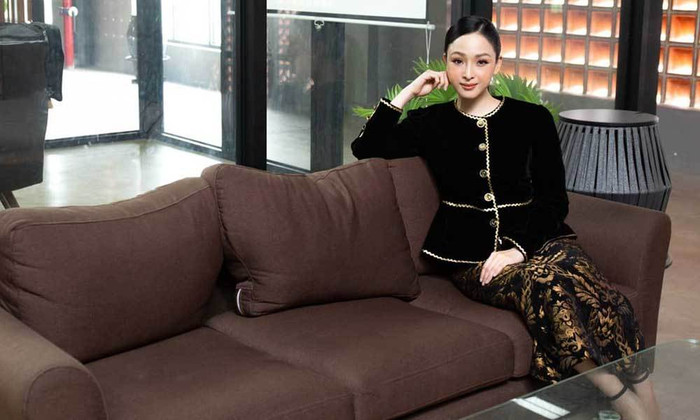 Cô thỉnh thoảng mới tham gia vào một vài sự kiện của showbiz.
