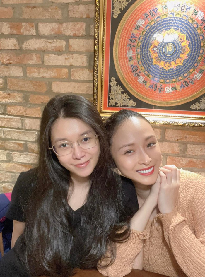 Chân dài cũng thông báo việc mình vừa chữa khỏi Covid, hiện cô đang ăn uống, tẩm bỏ để nhanh chóng phục hồi sức khoẻ. 