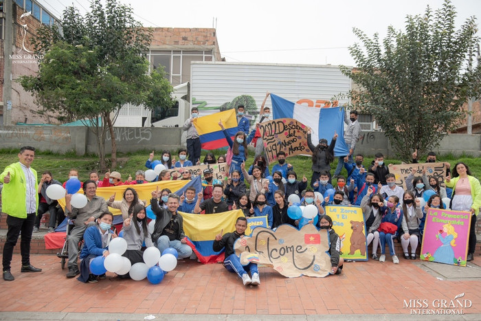 Khoảnh khắc ghi lại hoạt động đáng nhớ của Thuỳ Tiên tại Colombia.