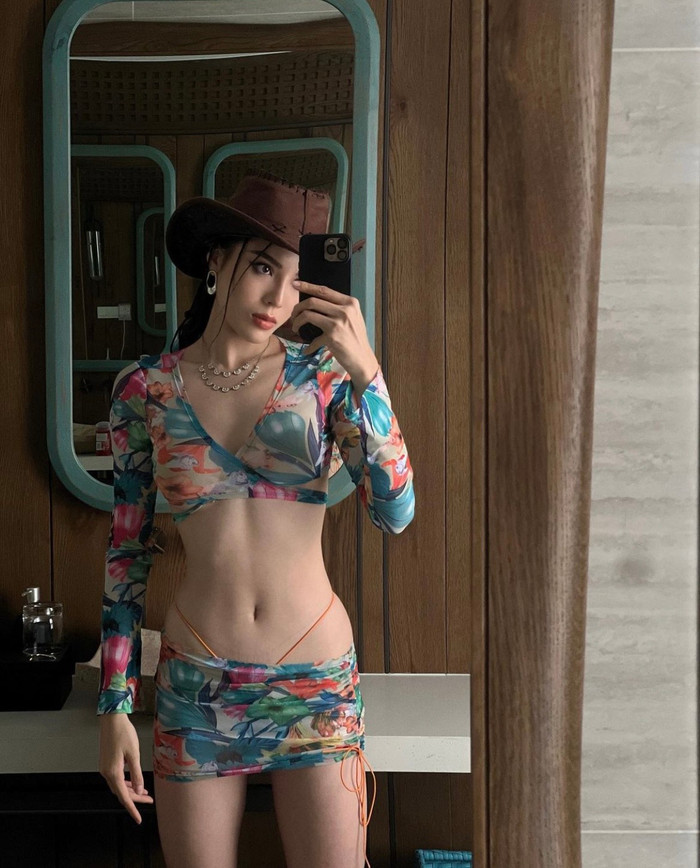 Hoá thân thành nữ cao bồi, Kỳ Duyên khoe trọn hình thể nuột nà. Sau thời gian luyện tập, thân &nbsp;hình của người đẹp gây mê cực hạng.