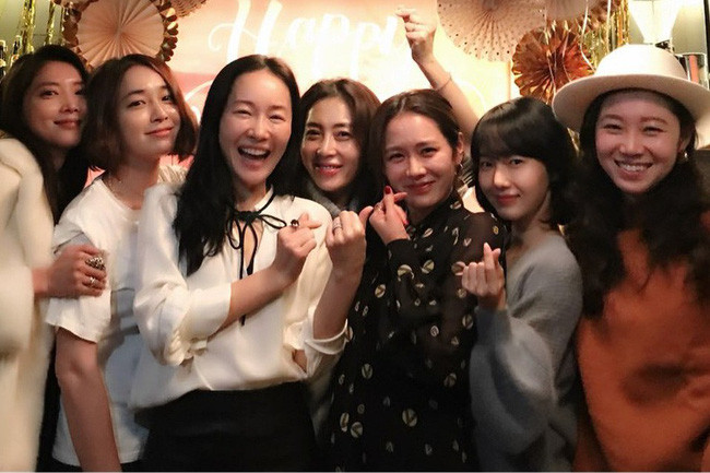 Đây là 6 cái tên được mong chờ xuất hiện trong siêu đám cưới của Hyun Bin - Son Ye Jin Ảnh 5