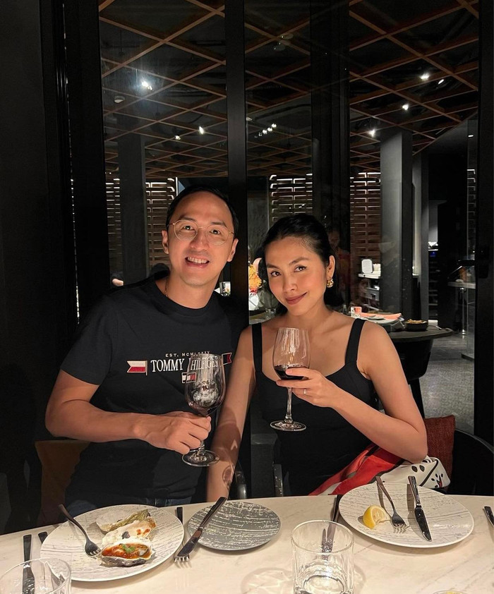 Đã là bố mẹ bỉm 3 con rồi nhưng Hà Tăng và Louis Nguyễn trốn nhóc tỳ đi hẹn hò chẳng khác gì vợ chồng son.