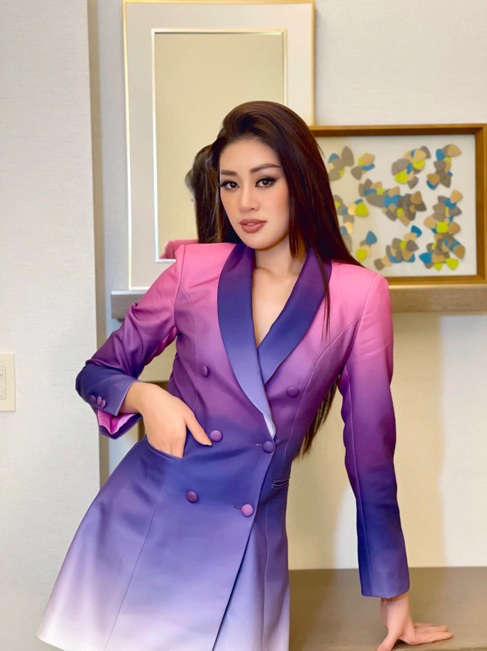 Set đồ màu tím loang màu hồng được Khánh Vân mang tới Mỹ tại Miss Universe 2020. 