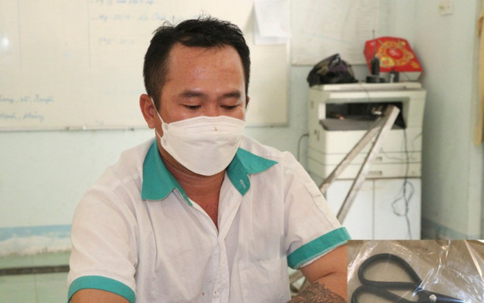 Nghe tin vợ bị xúc phạm, người đàn ông cầm kéo đâm đồng nghiệp tử vong Ảnh 2