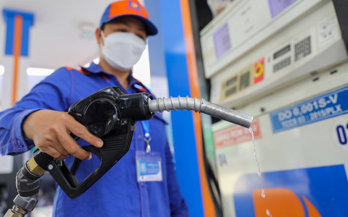 Giá xăng giảm 1.021 đồng/lít từ 0h ngày 1/4 Ảnh 2