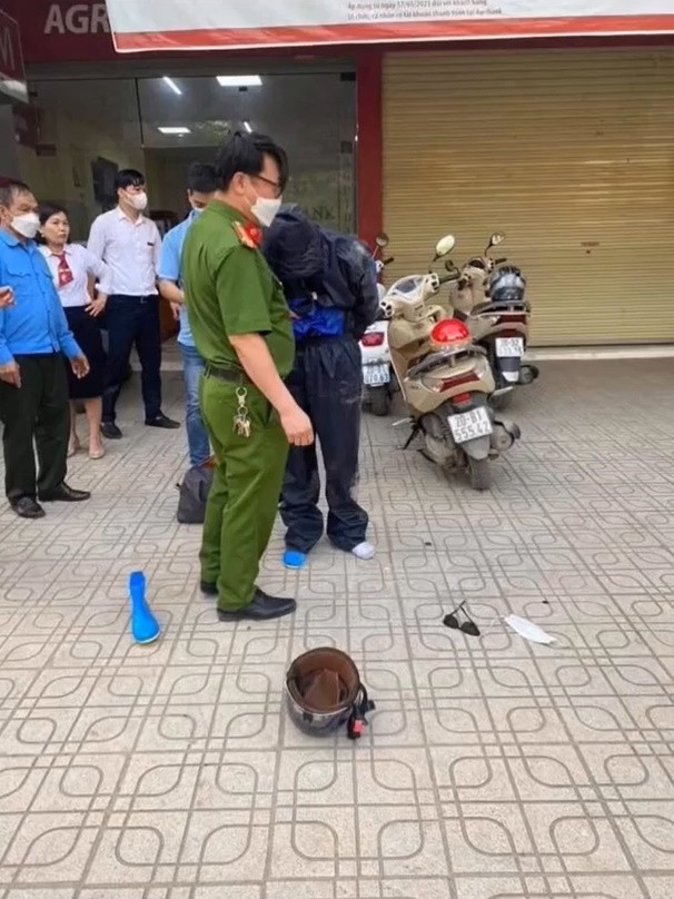 Lực lượng chức năng có mặt tại hiện trường.