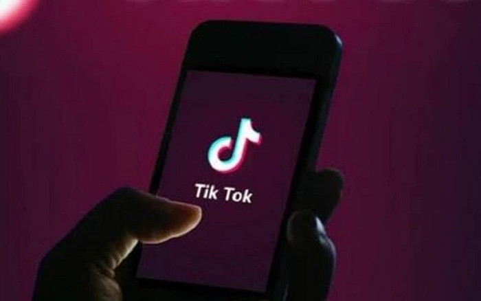 Bé gái lớp 1 nghiện TikTok khiến gia đình phải đưa đi khám... tâm thần Ảnh 2