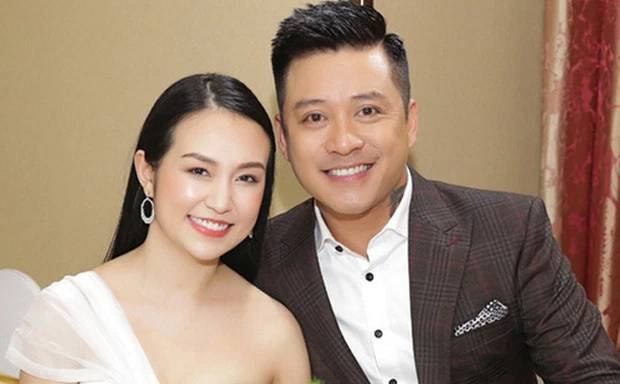 Cuộc sống hôn nhân viên mãn của Tuấn Hưng - Hương Baby khiến nhiều người hâm mộ.
