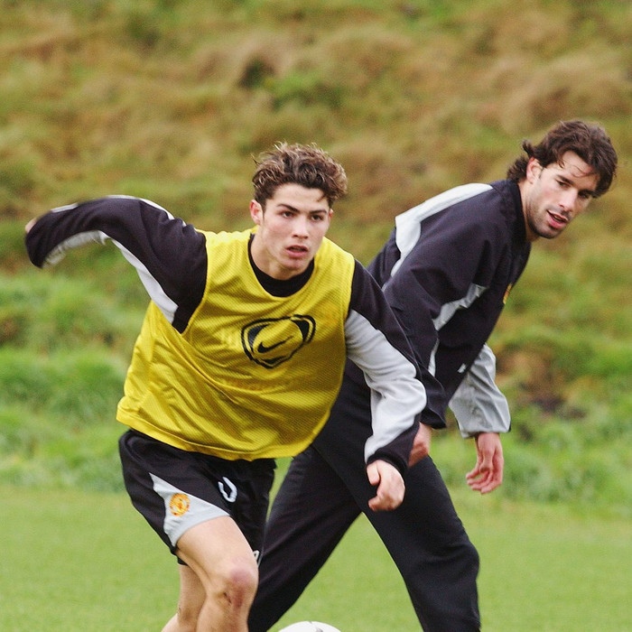 Ronaldo gầy còm khi gia nhập MU năm 2003.