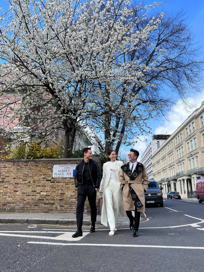 Hình ảnh Đàm Vĩnh Hưng xuất hiện cùng cặp đôi đình đám nhất nhì trong làng giải trí