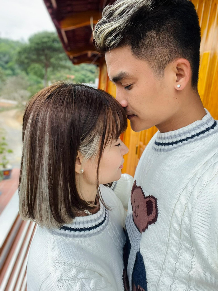 Khán giả đã gửi tới cặp vợ chồng nam diễn viên những lời chúc tốt đẹp nhất