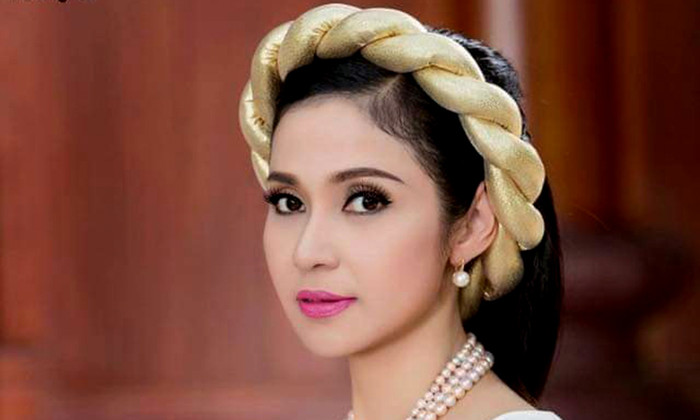 Việt Trinh.