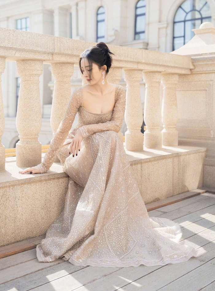 Dương Mịch ngày càng xinh đẹp với thần thái ngút ngàn...