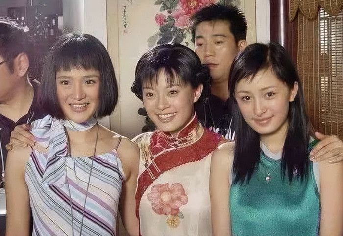 Nhan sắc của Tôn Lệ và Dương Mịch 16 năm về trước gây bất ngờ cho netizen.