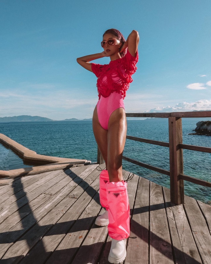 Đi bơi cũng phải ‘chất lừ lừ’ như Quỳnh Anh Shyn