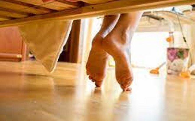 Về nhà bất ngờ nghe thấy tiếng động lạ, người chồng tá hỏa khi phát hiện một 'nhân vật' dưới gầm giường Ảnh 2