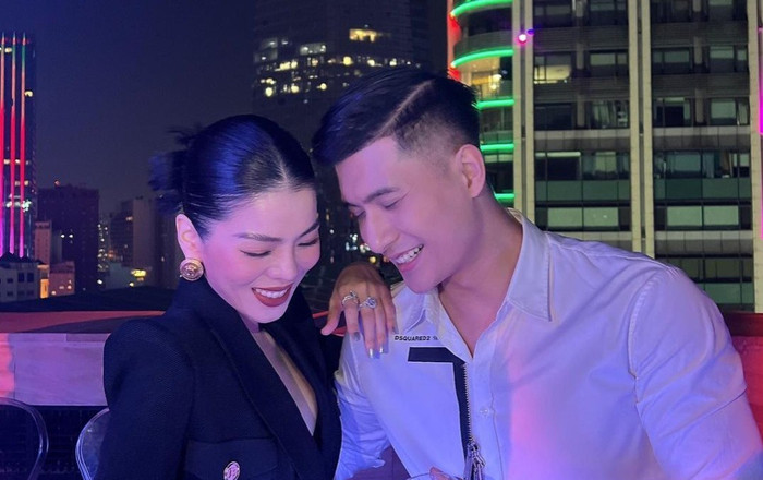 Lệ Quyên hạnh phúc khoe được gọi là 'vợ anh' Ảnh 2