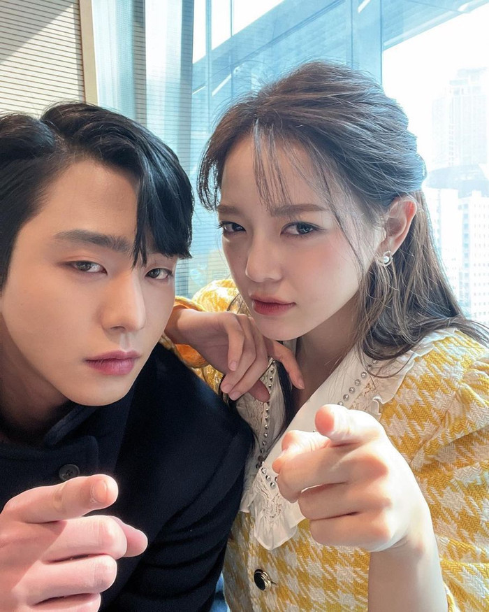 Hẹn Hò Chốn Công Sở: 5 khoảnh khắc 'tình bể bình' của Kim Se Jeong và Ah Hyo Seop Ảnh 3