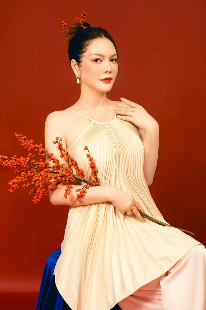 Lý Nhã Kỳ được khán giả yêu mến không chỉ vì nhan sắc xinh đẹp mà còn khiến nhiều người ngưỡng mộ bởi tài năng của cô. 