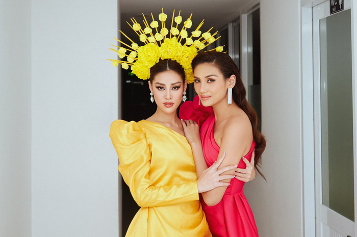 Khánh Vân sải bước catwalk cùng mẫu nhí, thần thái ra sao mà ai cũng trầm trồ? Ảnh 12