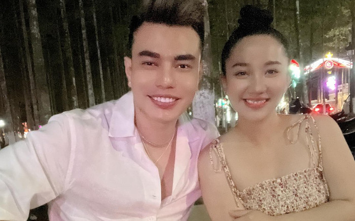 Chăm chỉ bán hàng dù đang mang bầu nặng nề, bà xã Lê Dương Bảo Lâm tiết lộ: 'Em bầu nên mất trí nhớ' Ảnh 2